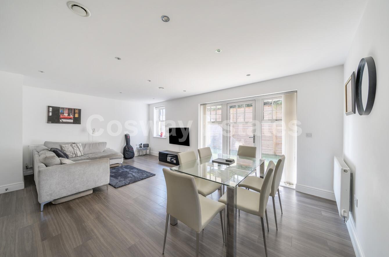 Rosebery Place, Mill Hill, NW7, London